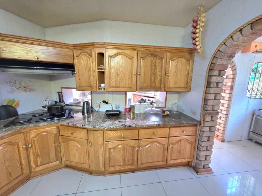 5 Bedroom Property for Sale in La Provance Free State